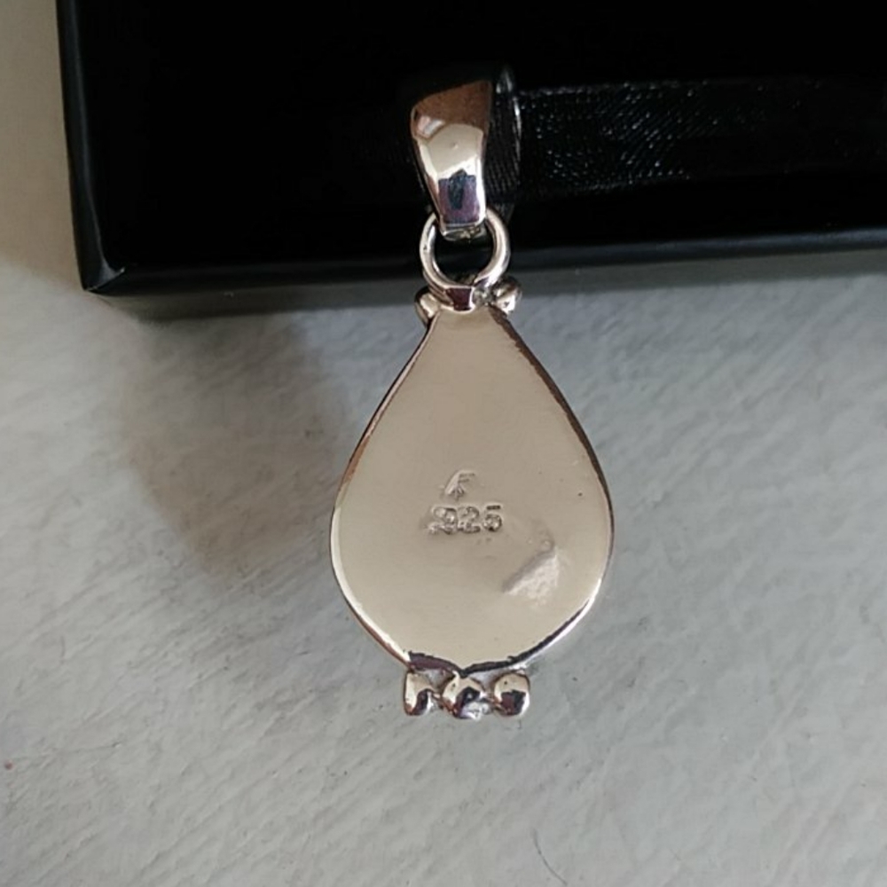 Beautiful Sterling & Turquoise Stone Pendant - Picture 3 of 5